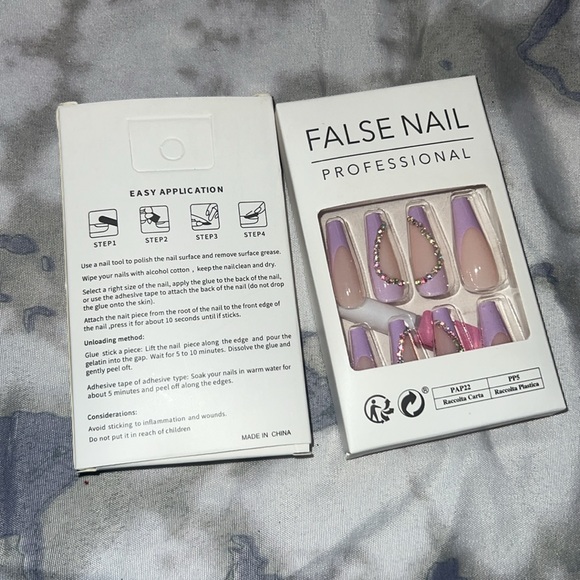 *4 FOR $15* | Lavender Heart Long Press On Nails | BundleNSave - Picture 3 of 3